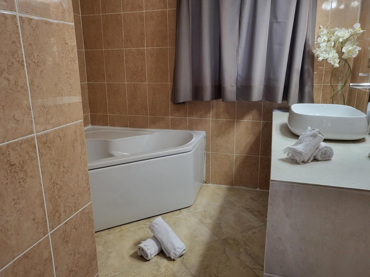Villa Petra Bianca Suite & Chambre A 10Mn A Pied Du Port De Bonifacio ボニファシオ エクステリア 写真